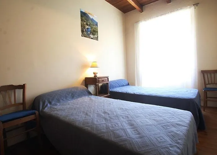 Maison En Pierres Avec Cheminee Et Jardin - Proche St-paulien - Fr-1-582-305 *