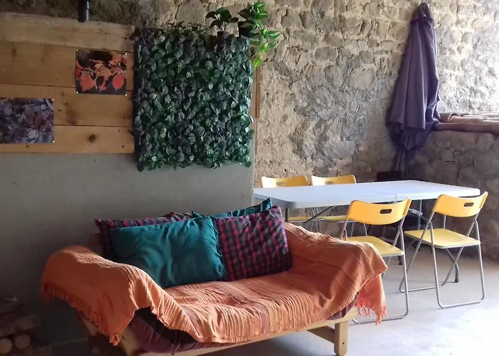 Maison En Pierres Avec Cheminee Et Jardin - Proche St-paulien - Fr-1-582-305 * Saint-Geneys-pres-Saint-Paulien